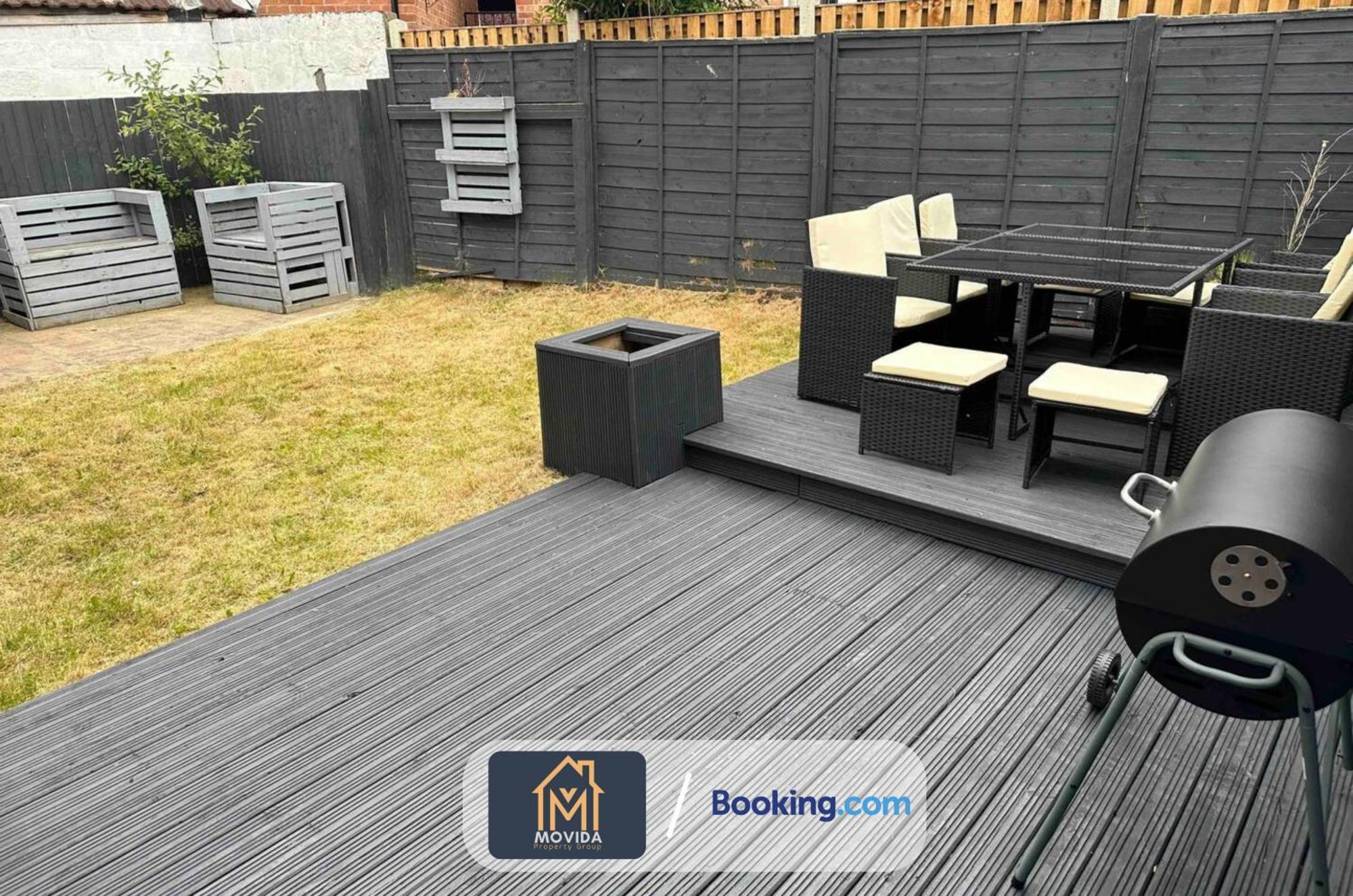 Large Modern 6 Bedroom House By Movida Property Group Short Lets & Serviced Accommodation With Games Room Leeds  Esterno foto