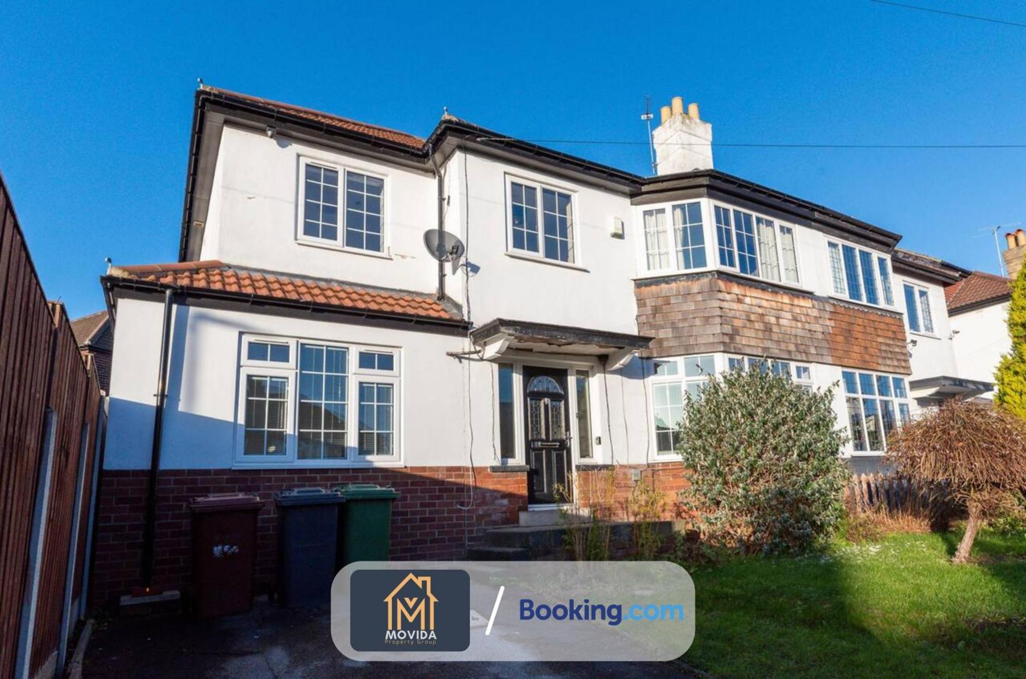 Large Modern 6 Bedroom House By Movida Property Group Short Lets & Serviced Accommodation With Games Room Leeds  Esterno foto