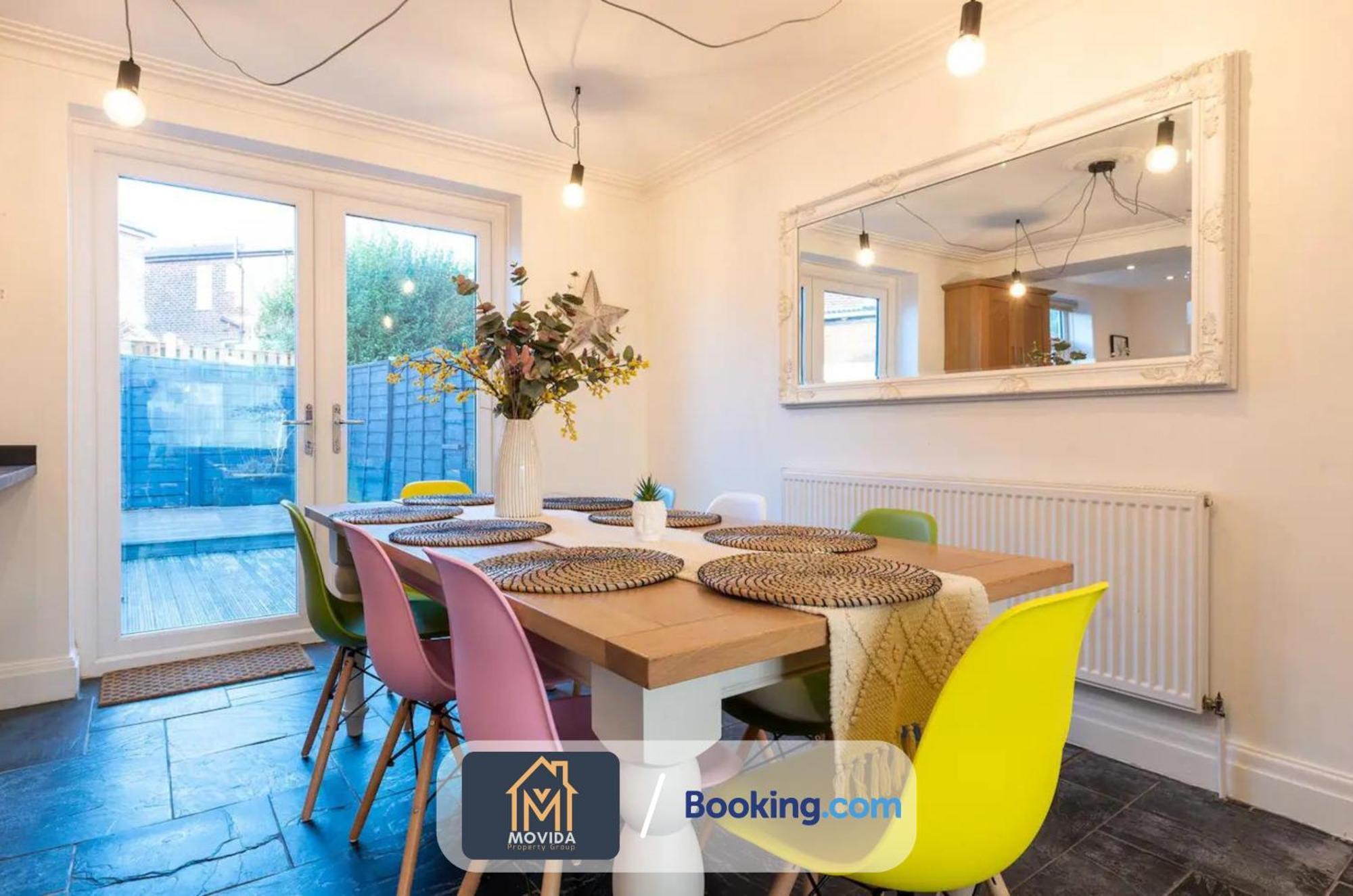 Large Modern 6 Bedroom House By Movida Property Group Short Lets & Serviced Accommodation With Games Room Leeds  Esterno foto